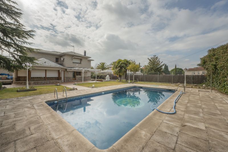 Best Pool Safety Contractors in Wilmington, DE